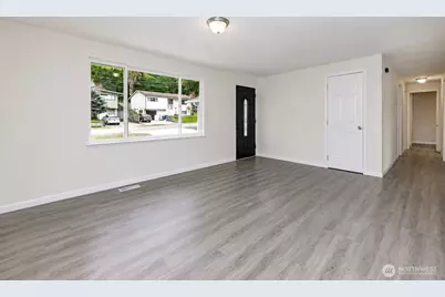 9439 11th Avenue SW, Seattle, WA 98106 - Photo 5