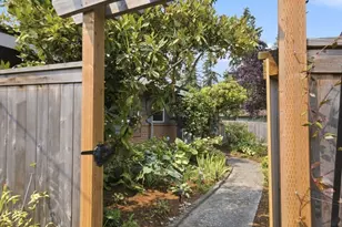 2411 156th Ave SE, Bellevue, WA 98007 - Photo 3