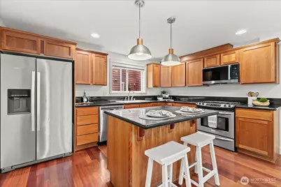 2024 W Bertona Street, Seattle, WA 98199 - Photo 13
