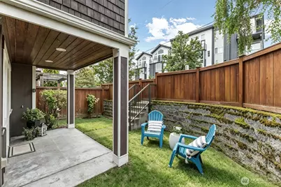 2024 W Bertona Street, Seattle, WA 98199 - Photo 3