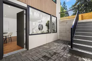 15640 NE 1st Pl, Bellevue, WA 98008 - Photo 35