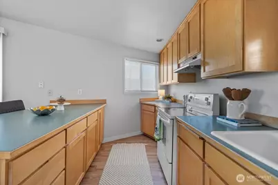 2711 Day Island Boulevard W, University Place, WA 98466 - Photo 19