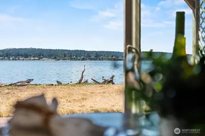 2711 Day Island Boulevard W, University Place, WA 98466 - Photo 15