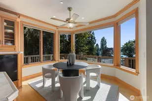 12510 Holmes Point Dr NE, Kirkland, WA 98034 - Photo 19