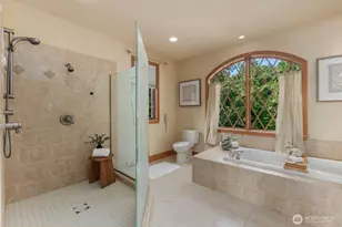 12510 Holmes Point Dr NE, Kirkland, WA 98034 - Photo 27