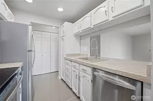 4189 W Lake Sammamish Pkwy SE, Bellevue, WA 98008 - Photo 19