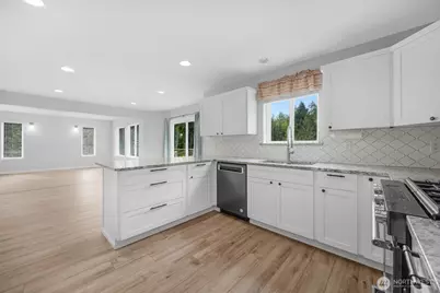 17323 58th Street SE, Snohomish, WA 98290 - Photo 3