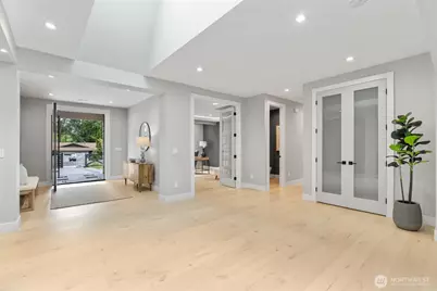 12608 NE 30th Street, Bellevue, WA 98005 - Photo 19