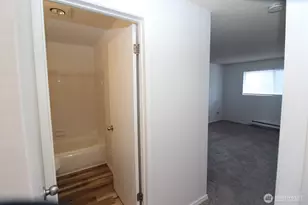 15210 Macadam Road S, Tukwila, WA 98188 - Photo 11