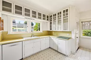 4747 4th Ave NE, Seattle, WA 98105 - Photo 13