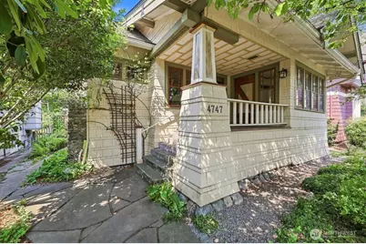 4747 4th Avenue NE, Seattle, WA 98105 - Photo 1