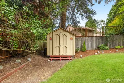 13730 SE 20th Street, Bellevue, WA 98005 - Photo 29