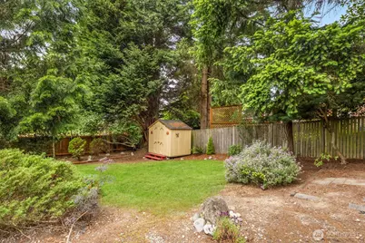 13730 SE 20th Street, Bellevue, WA 98005 - Photo 17