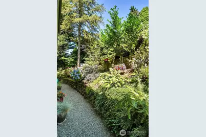 6750 163rd Place SE #B, Bellevue, WA 98006 - Photo 23