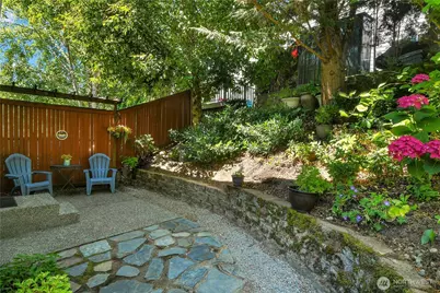 6750 163rd Place SE #B, Bellevue, WA 98006 - Photo 11