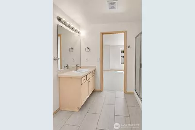 6750 163rd Place SE #B, Bellevue, WA 98006 - Photo 21