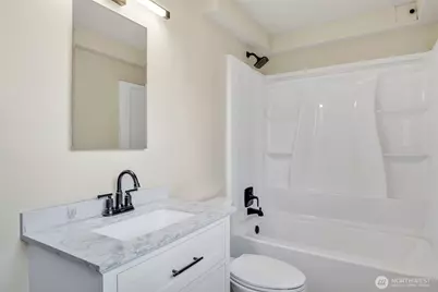 748 S Cloverdale Street #Unit 6, Seattle, WA 98108 - Photo 25