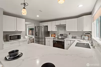 1228 NE Brockman Place, Seattle, WA 98125 - Photo 9