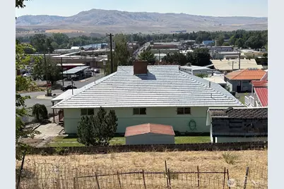 10 W Dewberry Avenue, Omak, WA 98841 - Photo 5