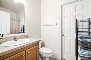 1060 Sidney St, Oak Harbor, WA 98277 - Photo 11