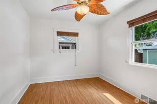 5017 SW Grayson St, Seattle, WA 98116 - Photo 17