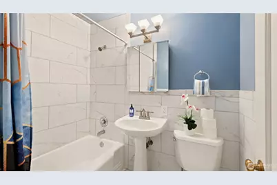 2450 Dexter Avenue N #303, Seattle, WA 98109 - Photo 21
