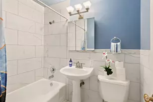 2450 Dexter Ave N, Seattle, WA 98109 - Photo 21