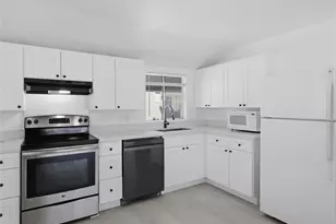 2719 S 125th St, Seattle, WA 98168 - Photo 7