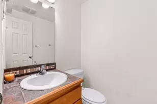 8516 Nesbit Ave N, Seattle, WA 98103 - Photo 15