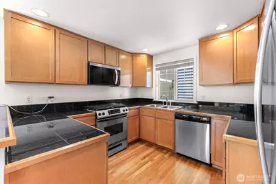 8516 Nesbit Avenue N #A, Seattle, WA 98103 - Photo 11