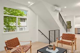 10835 11th Ave NE, Seattle, WA 98125 - Photo 11