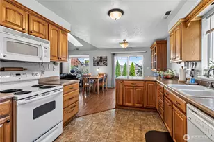 2443 Hickory Ave, Longview, WA 98632 - Photo 13