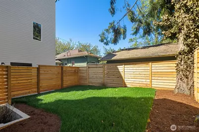 7330 25th Avenue NW, Seattle, WA 98117 - Photo 19