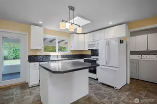 738 Wallin St, Bremerton, WA 98310 - Photo 9