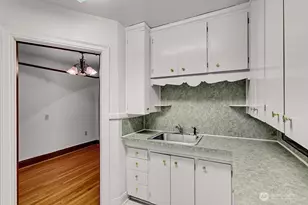 2452 Alki Ave SW, Seattle, WA 98116 - Photo 15