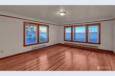 2452 Alki Avenue SW, Seattle, WA 98116 - Photo 11