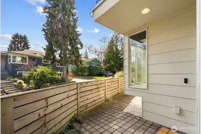 712 W Bertona Street #a, Seattle, WA 98119 - Photo 23