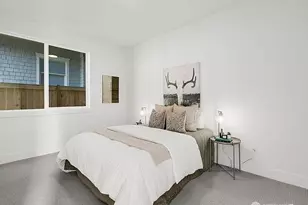 762 N 65th St, Seattle, WA 98103 - Photo 15