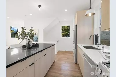 762 N 65th Street #B, Seattle, WA 98103 - Photo 7