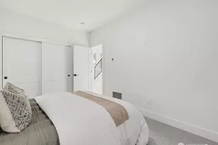 762 N 65th St, Seattle, WA 98103 - Photo 17