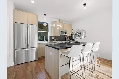 762 N 65th Street #B, Seattle, WA 98103 - Photo 5