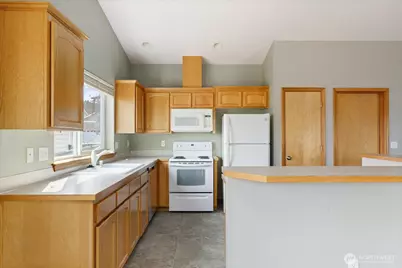 1667 NW Almond Loop, Oak Harbor, WA 98277 - Photo 9
