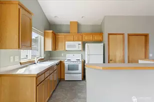 1667 NW Almond Loop, Oak Harbor, WA 98277 - Photo 9