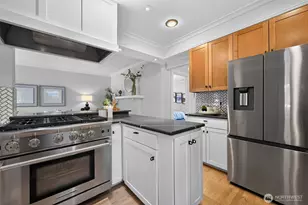 3806 E Galer St, Seattle, WA 98112 - Photo 9