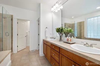 716 99th Avenue NE, Bellevue, WA 98004 - Photo 15