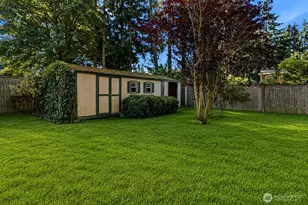 12039 SE 42nd St, Bellevue, WA 98006 - Photo 25