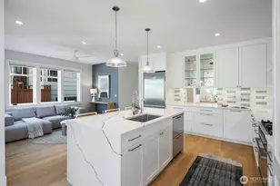 2910 9th Ave W, Seattle, WA 98119 - Photo 11