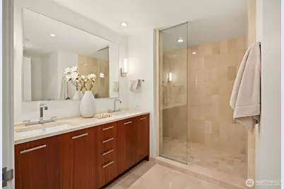 500 106th Avenue NE #3705, Bellevue, WA 98004 - Photo 15