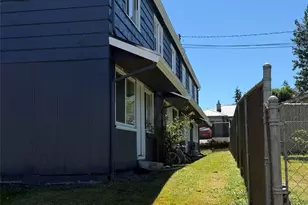 2821 2831 NE Center St, Bremerton, WA 98310 - Photo 9