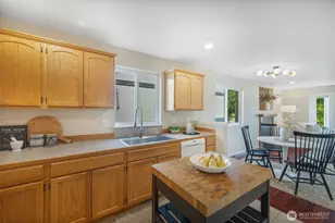 4084 Letitia Ave S, Seattle, WA 98118 - Photo 9